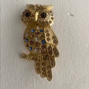 Source Unknown Gold Owl Brooch with Multicolor Jewels